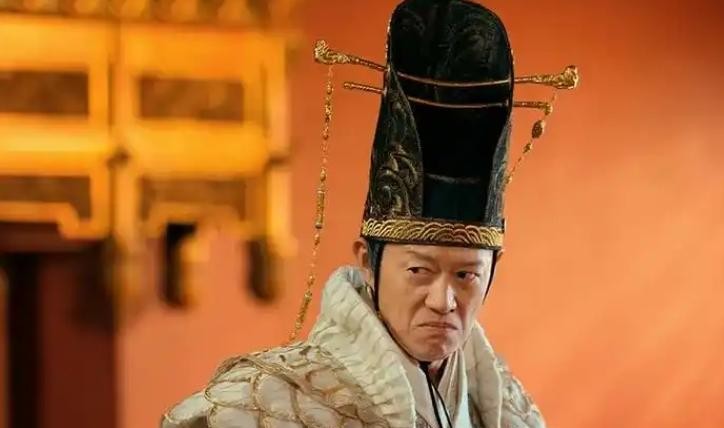 为什么魏忠贤在明朝一手遮天，却斗不过一个刚刚继位年仅17岁的崇祯？

因为魏忠贤