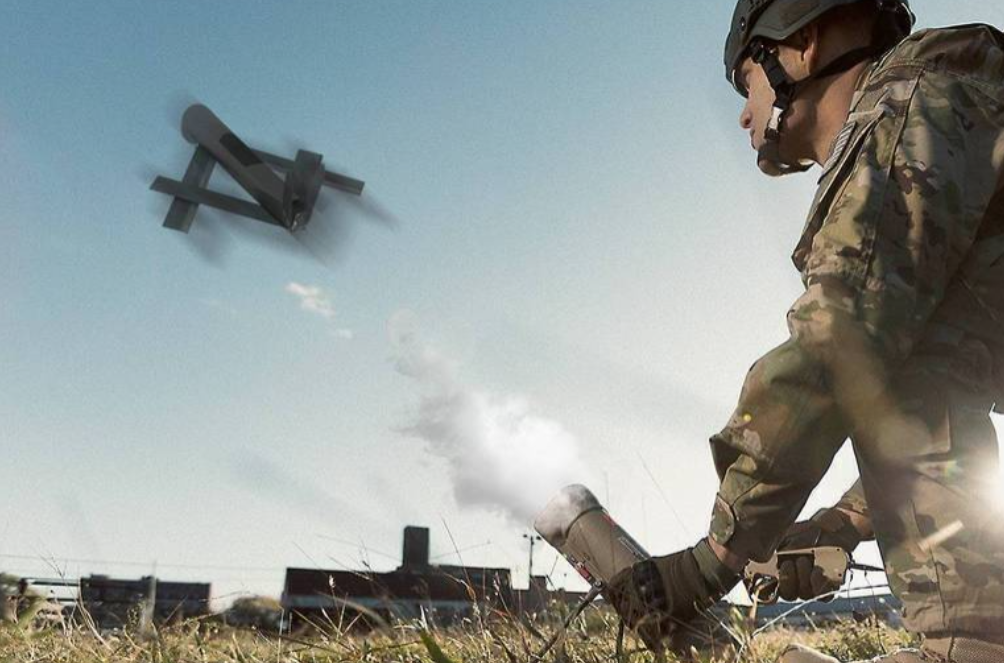 【台宪兵部队明年将配备美制“弹簧刀300”无人机】台军明年度预算书显示，他们将向