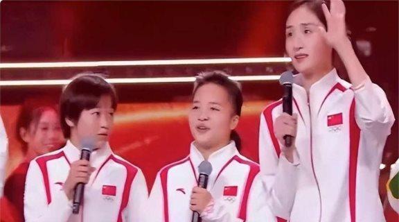大湾区这一夜“港娱”没死，难听、跑调，内娱偶像明星们输得彻底（大湾区有哪些明星演出过）-第39张图片-九妖电影