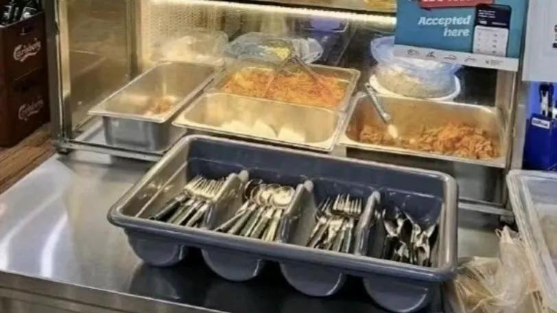 新加坡门将桑尼饭店红火，现场排长队