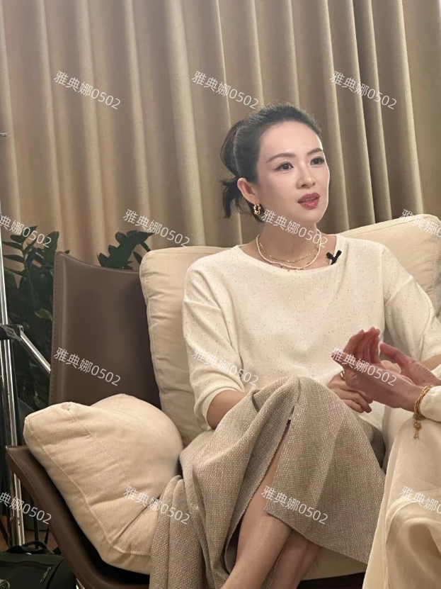 章子怡离开了汪峰整个人都明媚起来，容光焕发了！
她离婚以后不但没受啥影响，反而状