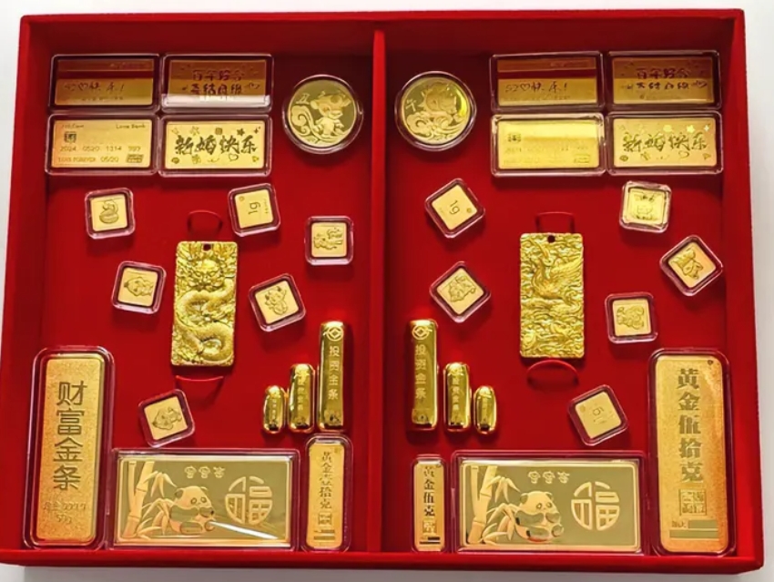这都是我妈攒的黄金，弟弟结婚她不给人家买五金，非要用这些黄金抵……

我问她，你