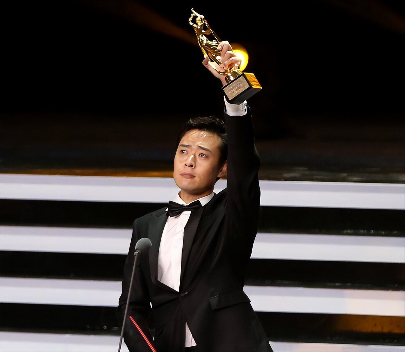 近9届“飞天视帝”男演员演技排名：孙红雷第四，李幼斌第二，第一名杀疯了（飞天演员表张小斐）-第7张图片-九妖电影