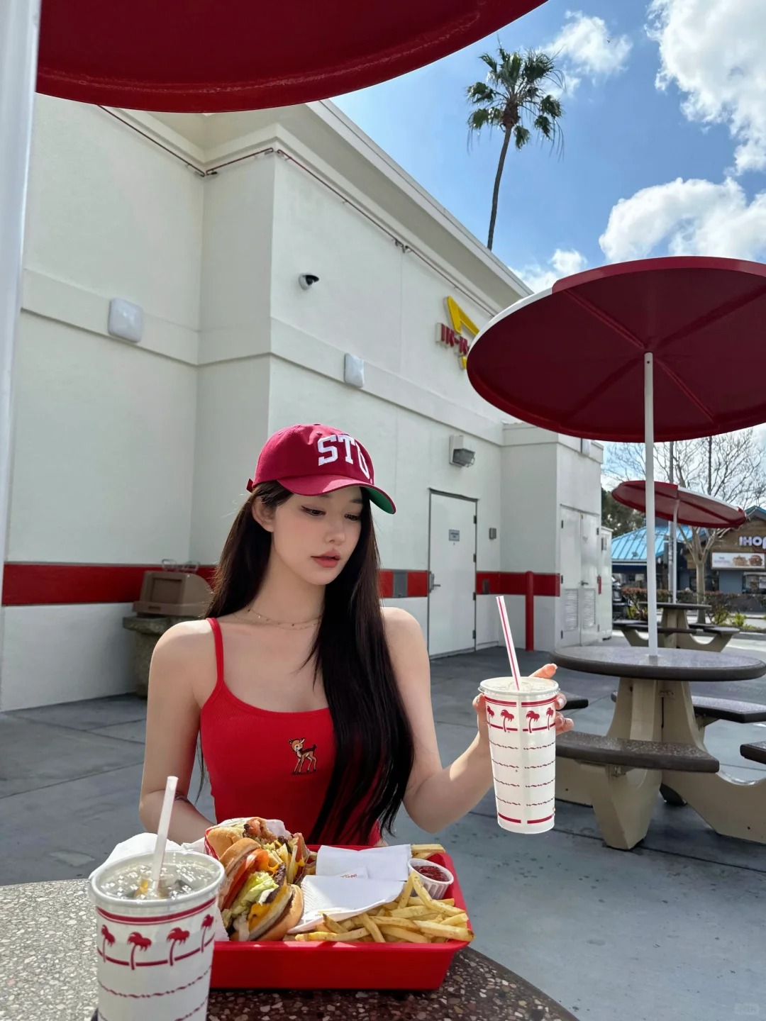 IN-N-OUT🍔🍟
LA必打卡的汉堡吃了 没有网上说的那么好吃欸吃了一半就