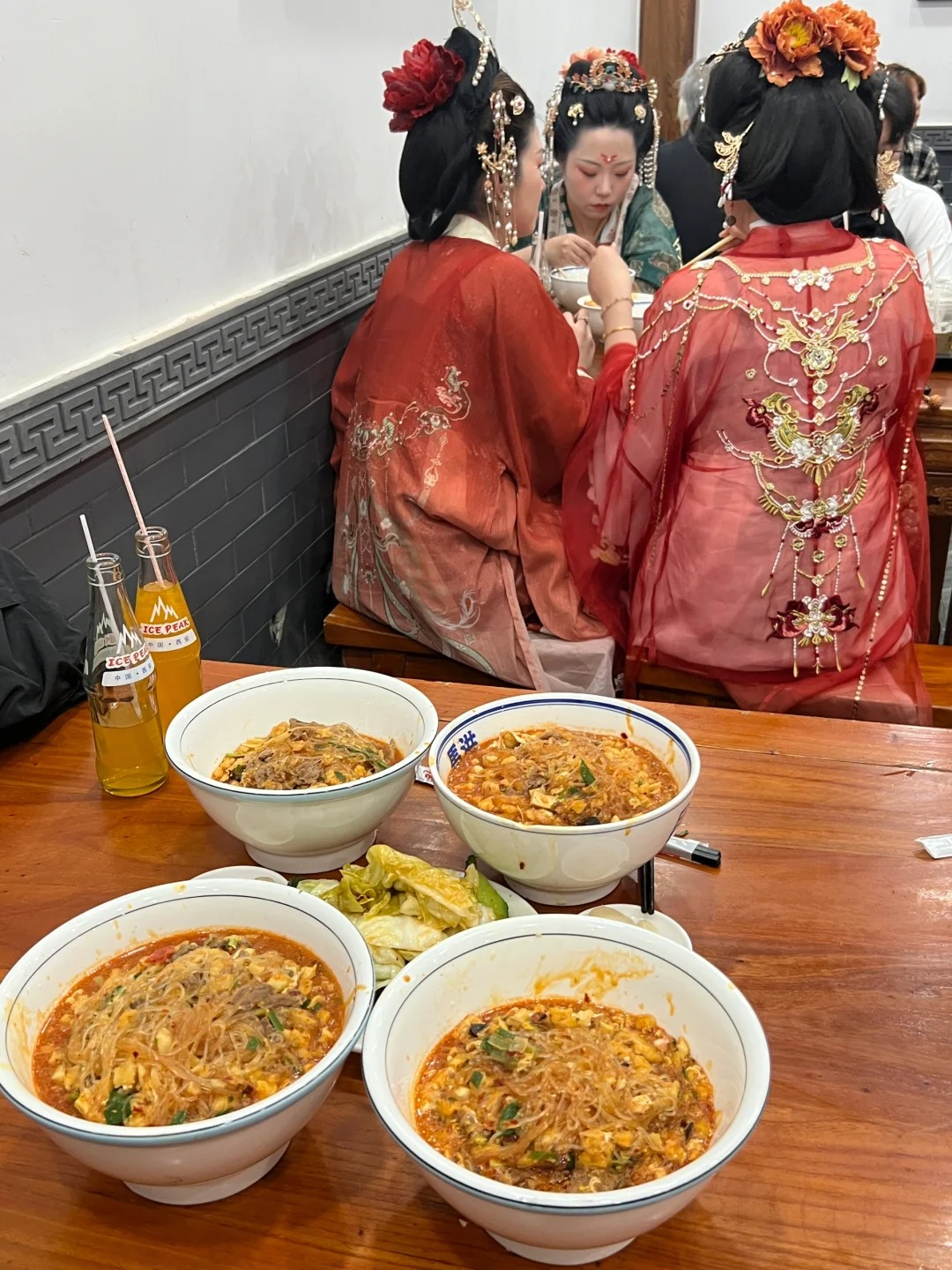 西安果然是大城市。。。
错峰出行还是好多人