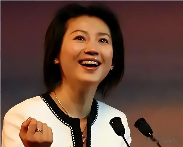 王小丫：余生好好走，病床上19字留言催人泪下，如今56岁无儿无女（毕福剑退休拿多少钱）-第15张图片-九妖电影