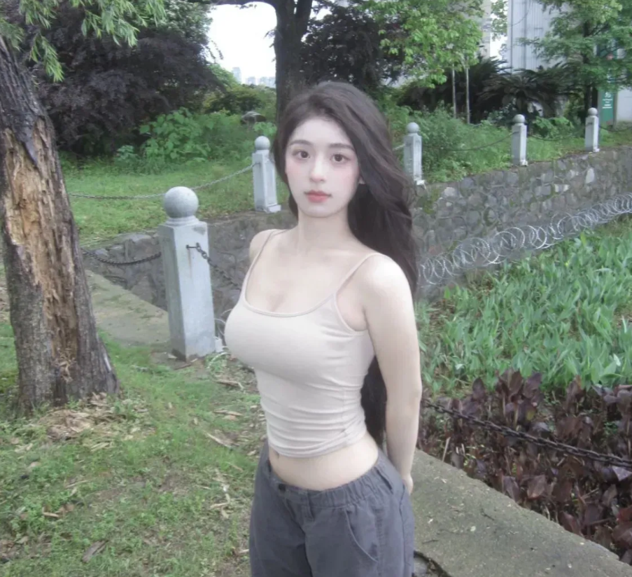 周末家庭聚会结束后，婆婆黑着脸，当着全家人的面数落我不会做家务，不会照顾老公。我
