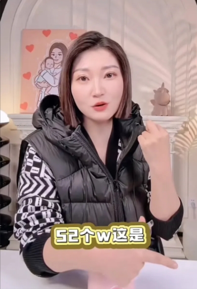 泰国孕妇坠崖案双方仍未离婚，五年了，和杀人犯的婚还没离掉。杀人犯还要3000w分