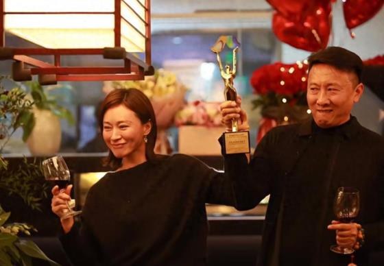 房子斌和杨雨婷都是实力派演员，多年来在演艺圈默默耕耘，塑造诸多经典角色。近期，他
