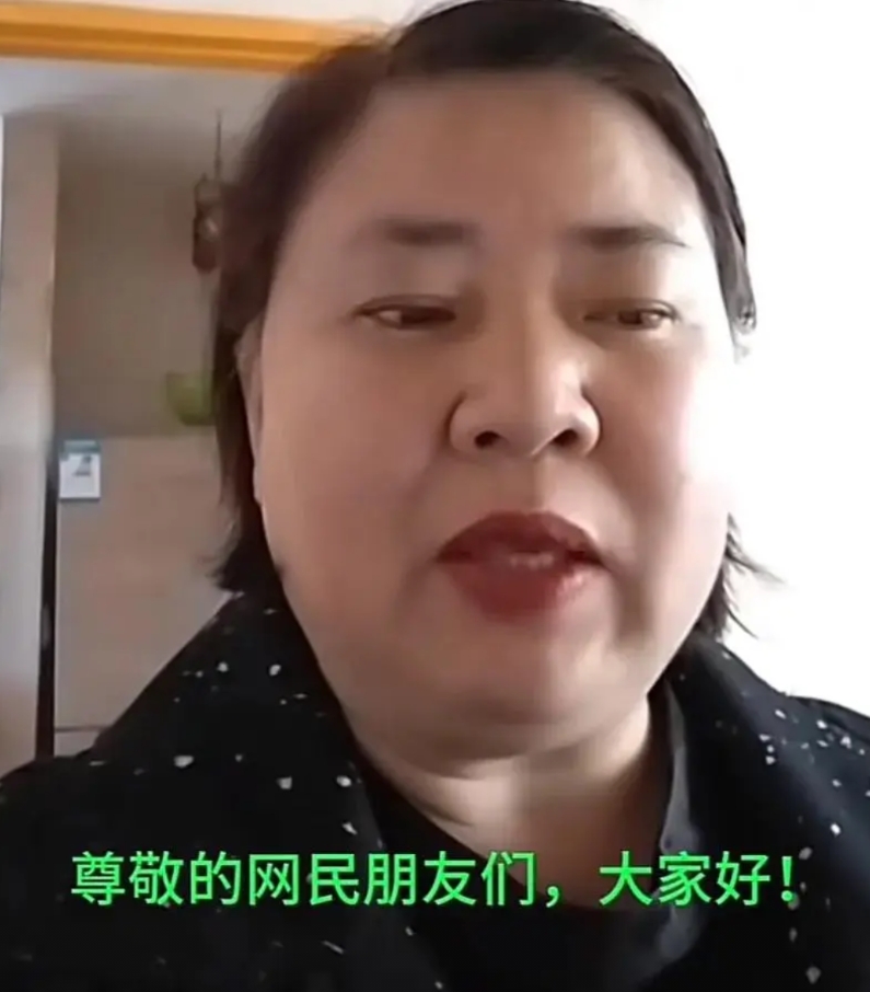 录音和手稿不见了。她声称忘了。证据显示，她在乌鲁木齐四中教室演唱过《西海情歌》。