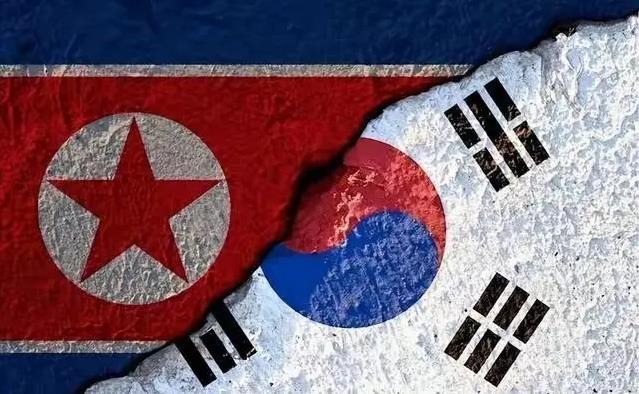 半岛形势紧张韩国首尔民众上街进行反战游行
  近期因韩国无人机到达平壤投放传单引