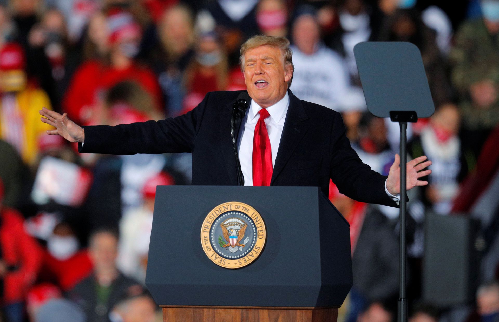 川普马斯克的言行遭到多位知名人士反对