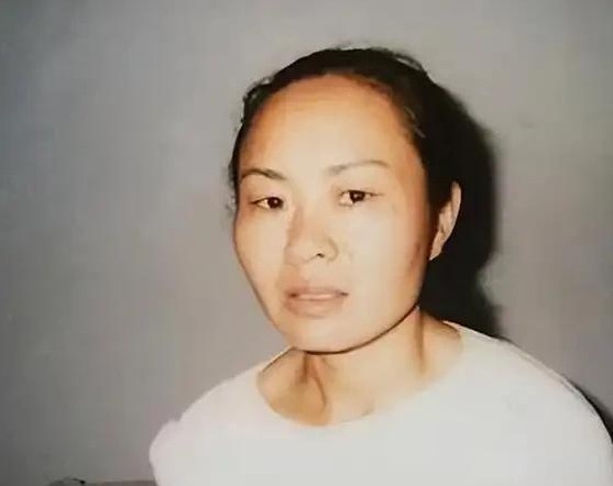 1994年，18岁的郜艳敏在石家庄火车站被两名自称工厂招工的中年妇女骗上了一辆面