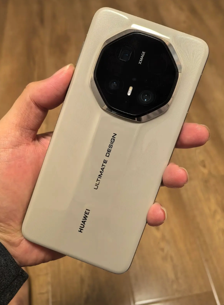 Mate70RS都有哪些缺点！
都来说说mate70rs的缺点 已经用了一周了。