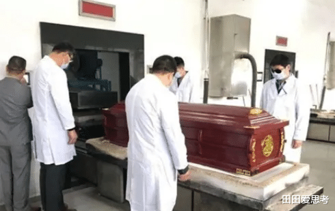 梦境中的殡仪馆，探索潜意识深处的哀悼与重生