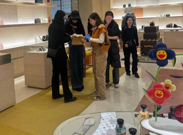 刘亦菲凭借《仙剑奇侠传》等经典剧走红，是无数人心目中的“神仙姐姐”。近日，37岁