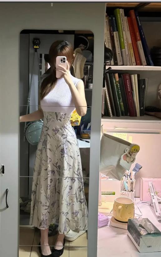 他男朋友说她穿上有人妻感。有这么显老么 ​​​