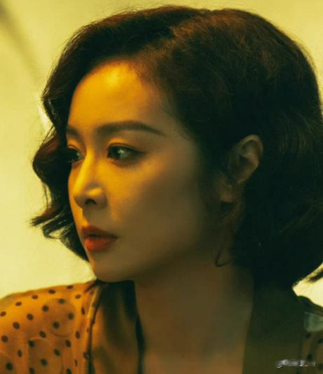 同样演“大姐大”,把雪迷宫练练和狂飙高叶放一起看,差距出来了(雪地迷宫)-第4张图片-九妖电影 同样演“大姐大”,把雪迷宫练练和狂飙高叶放一起看,差距出来了(雪地迷宫)-第4张图片-九妖电影