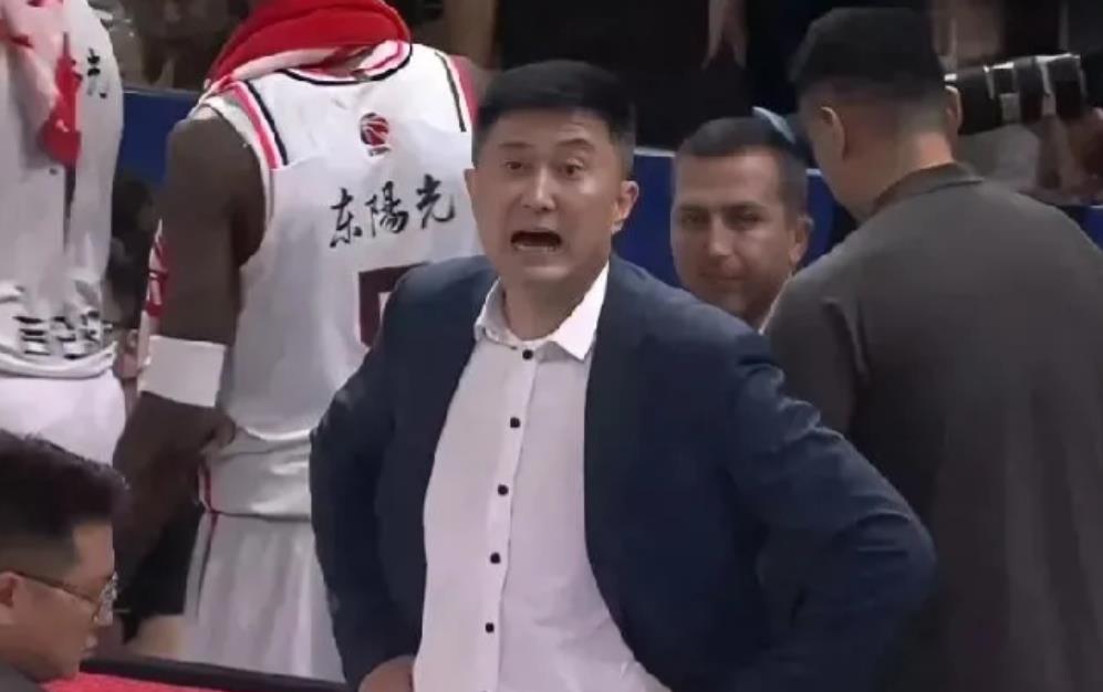 广东输给了北京，连胜势头被终止，有5点不得不感叹的地方。

第一点：得亏广东首节