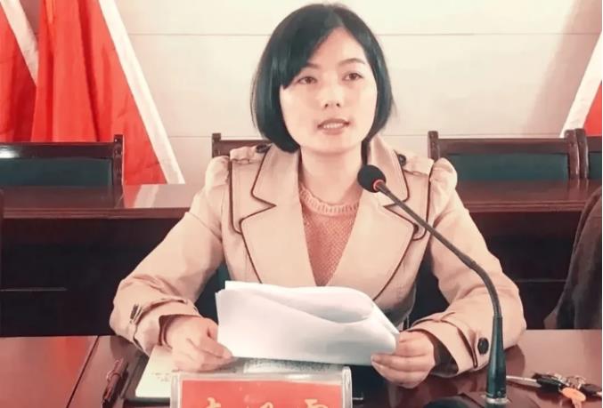 李佩霞这次受审结果有四个字很醒目，这便是她当庭表示“认罪悔罪”，
 
 
 
李