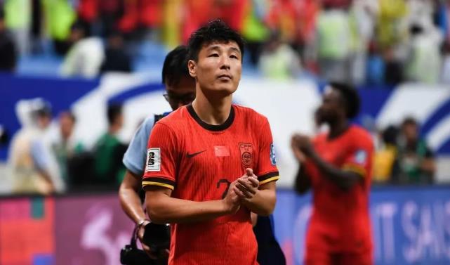 错怪武磊了！他是被国足教练组劝回去的，足协杯决赛肯定踢不了。
据记者马德兴的消息