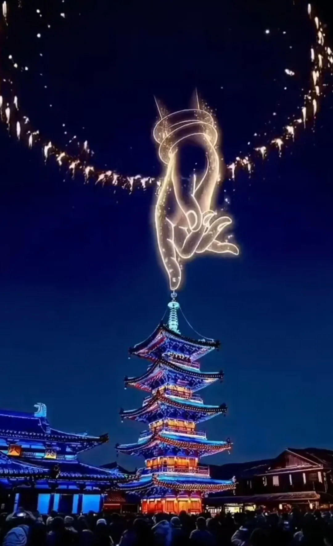 近日，江苏无锡拈花湾景区的无人机和烟花表演，让埃隆马斯克都为之赞叹！

很多大型