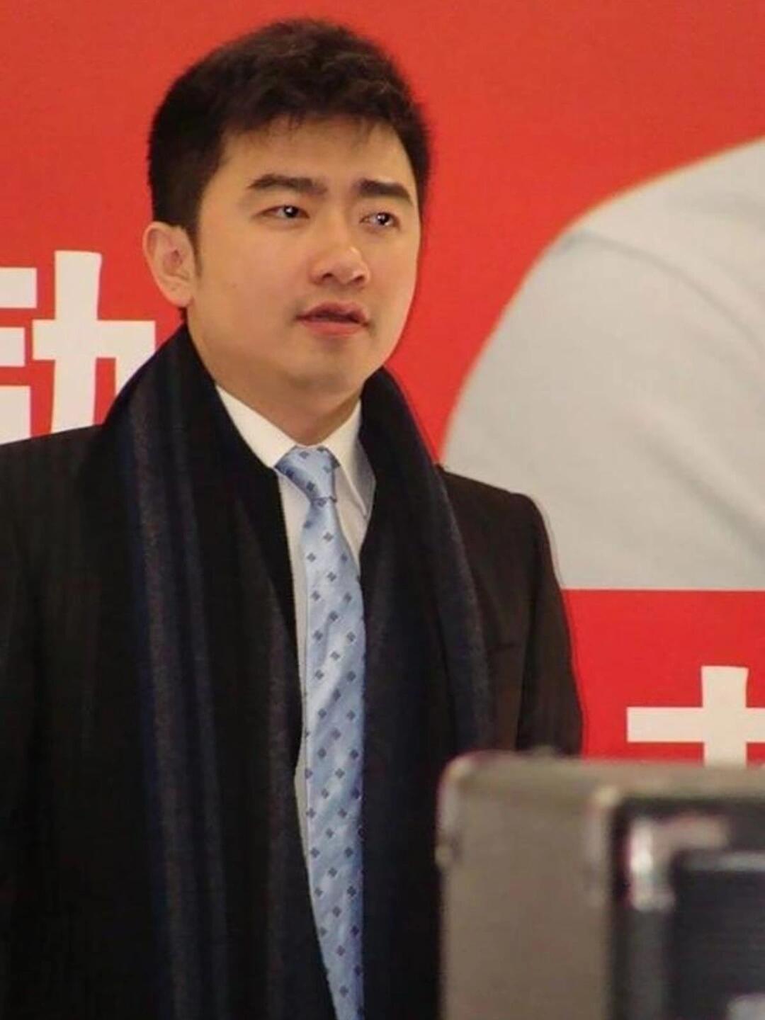 芮成钢：从央视才子到阶下囚，他的人生起伏