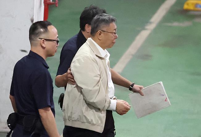 与我昨天预测的一样，柯文哲被判再羁押2个月！司法完全被赖清德掌控，赖清德要对柯文