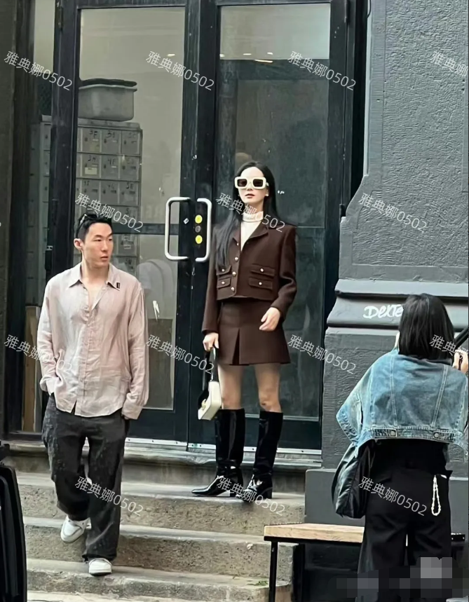 刘诗诗时装周生图，个子不高身材身材比例55发分，颜值也跌了不少。