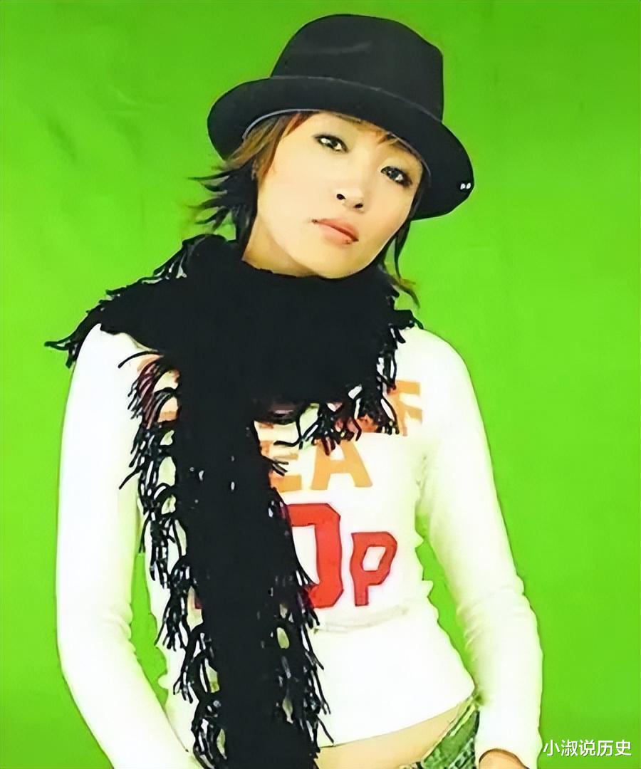 春晚爆红后，她洗完澡从23楼一跃而下，临终时说：妈，我好后悔（微信打字九宫格怎么设置）-第1张图片-九妖电影