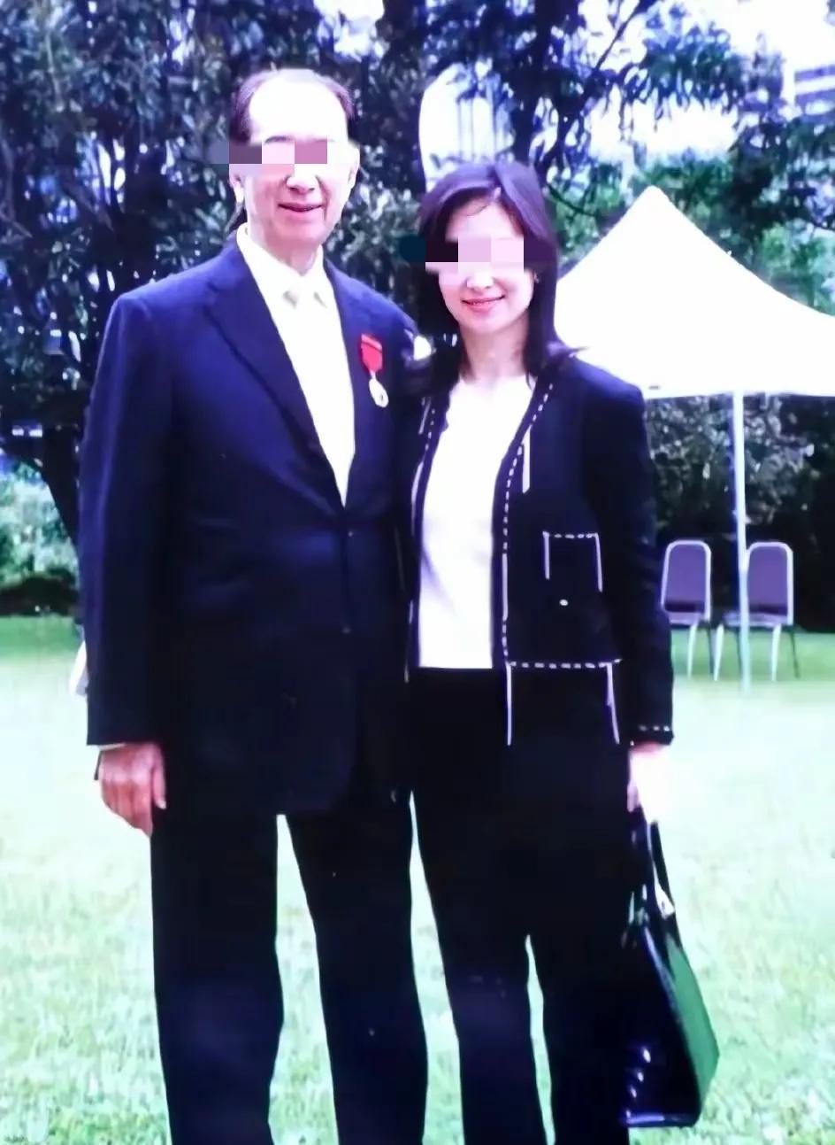 如果何超琼是个男的，那么现在何家已经是顶级豪门了吧，无非是六个原因：
1:第一个