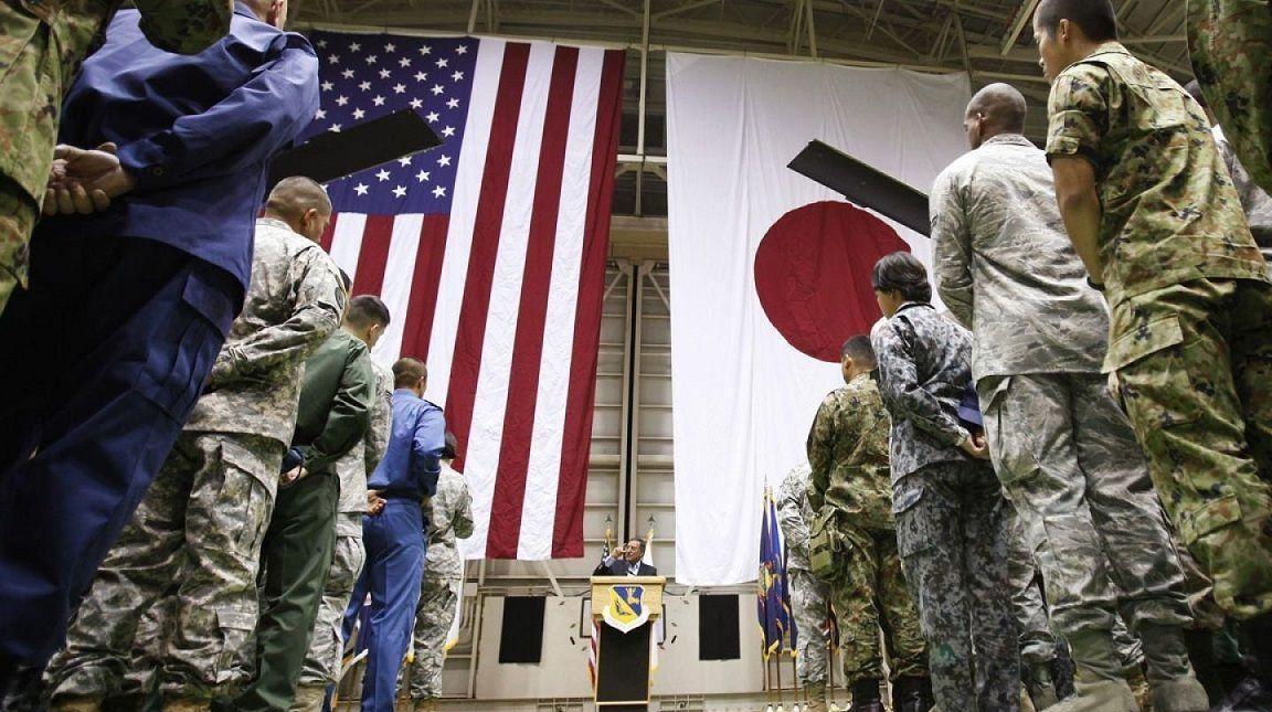 美国驻军还收“保护费”，为什么大多数发达国家依旧不愿赶走美军基地？

当然是因为