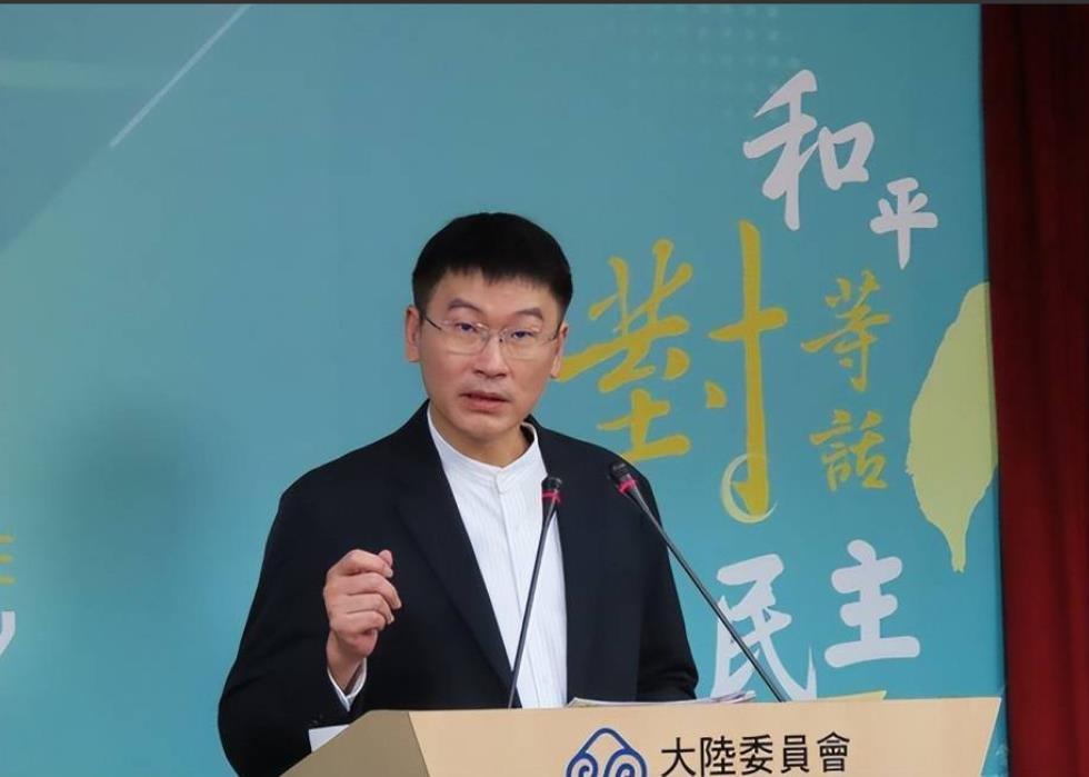 当地时间5日上午，正在“外访”的赖清德前往关岛总督官邸与关岛总督古蕾露进行早茶叙