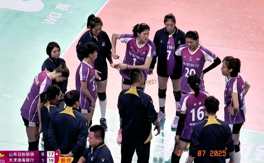 天津女排客场三比零完胜山东女排，忽然发现三个无可争议的事实

一、看似三比零实际
