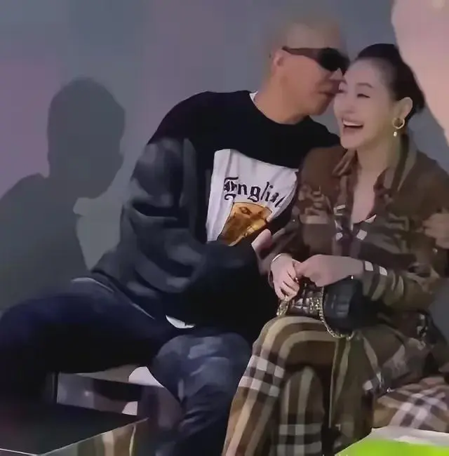 蛋糕吃了！香槟喝了！该下葬了！