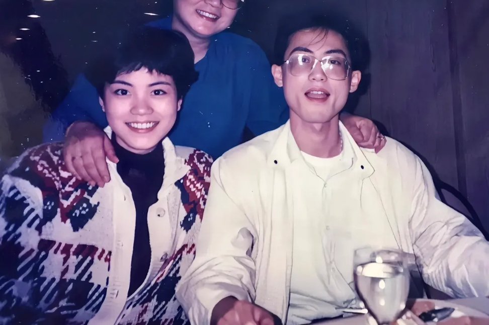 原来天后王菲也有烦心事
王菲对感情很看得开，不在乎世俗眼光，随心所欲追求爱情，然