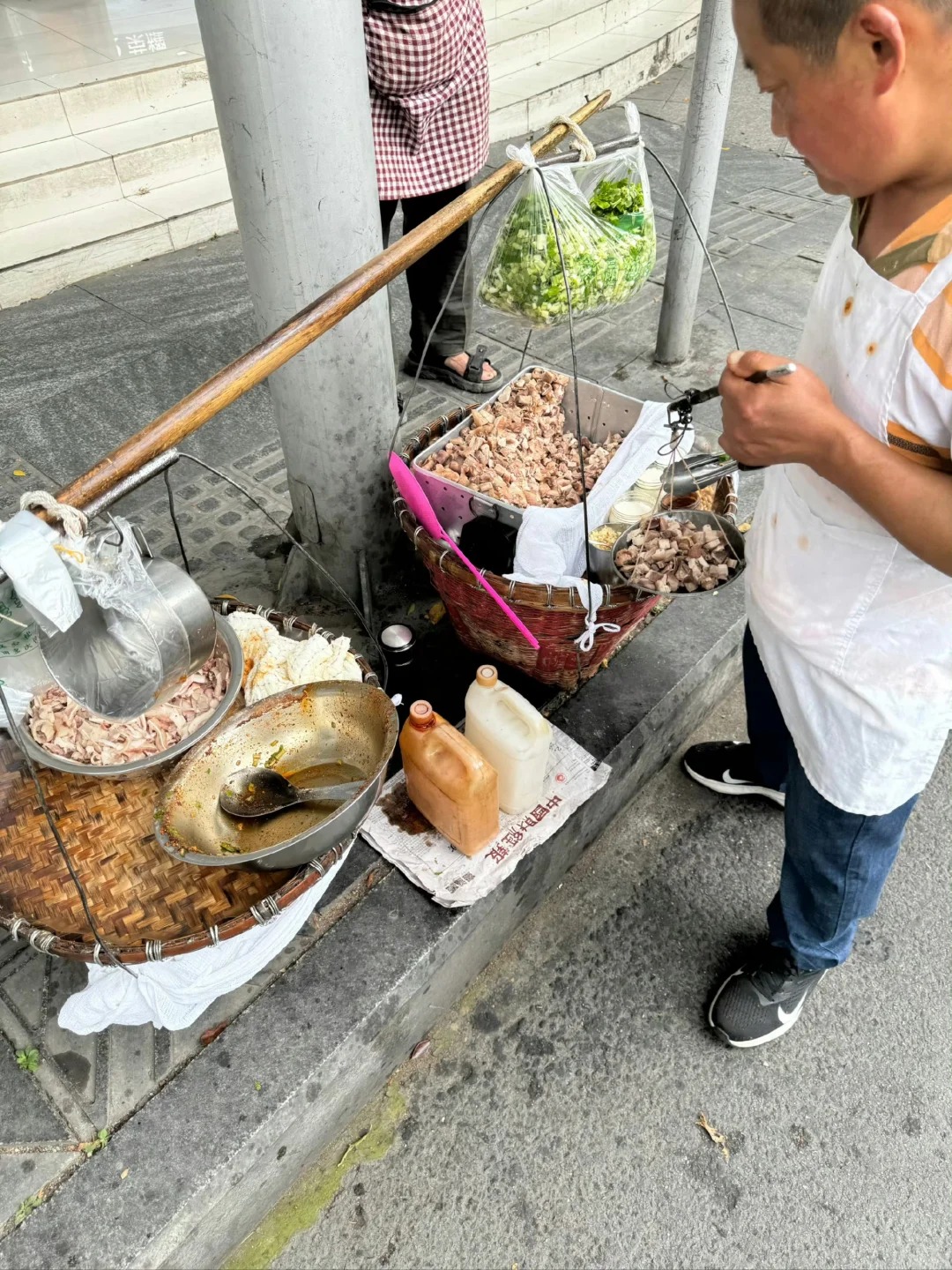 60元一斤的温江王鸡肉，真有1300亩地养鸡吗
成都温江王鸡肉，真的包了1300