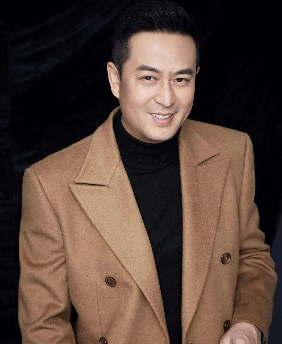 张嘉译有了女儿 朋友都躲着他

                        
