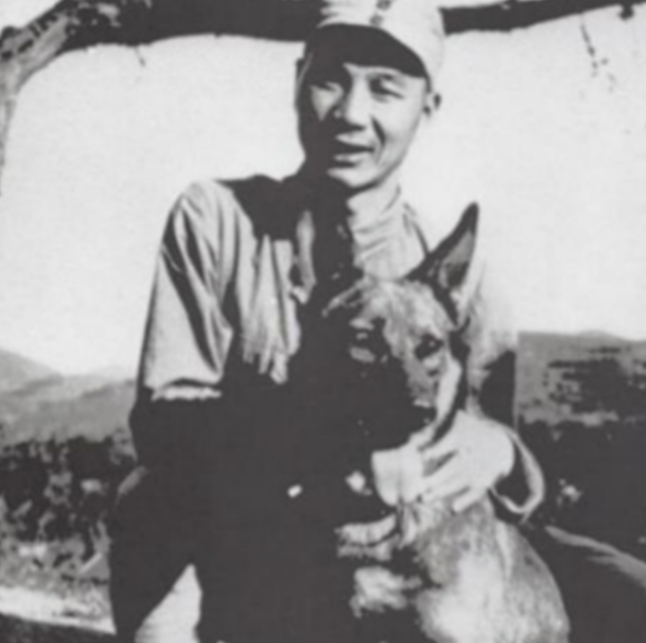 1942年聂帅正在召开会议，突如其来的枪声让他心中一惊，冲出房间他看到的竟是一个