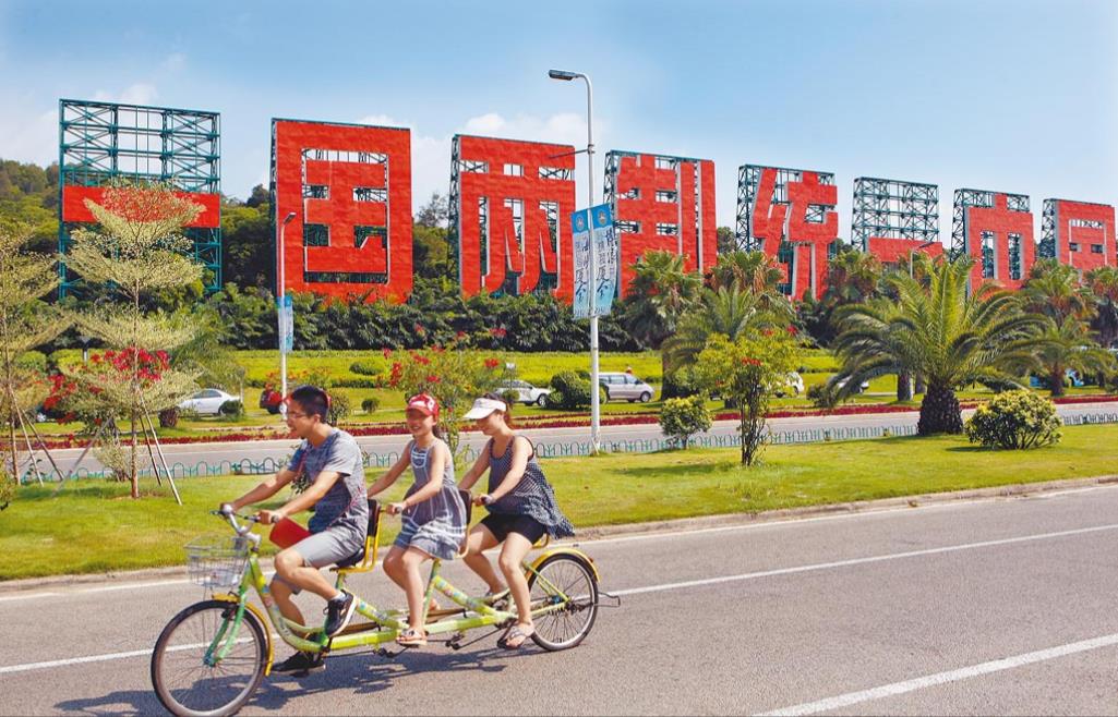 台湾中时新闻网今日发文写道：“70余年来，两岸实现了一种人类历史上少见的合作方式