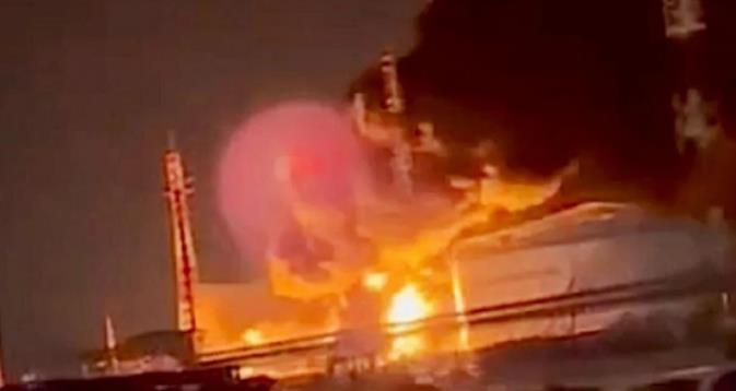 乌克兰成功袭击俄罗斯最大油库：国产无人机型导弹摆脱依赖西方

12 月 14 日