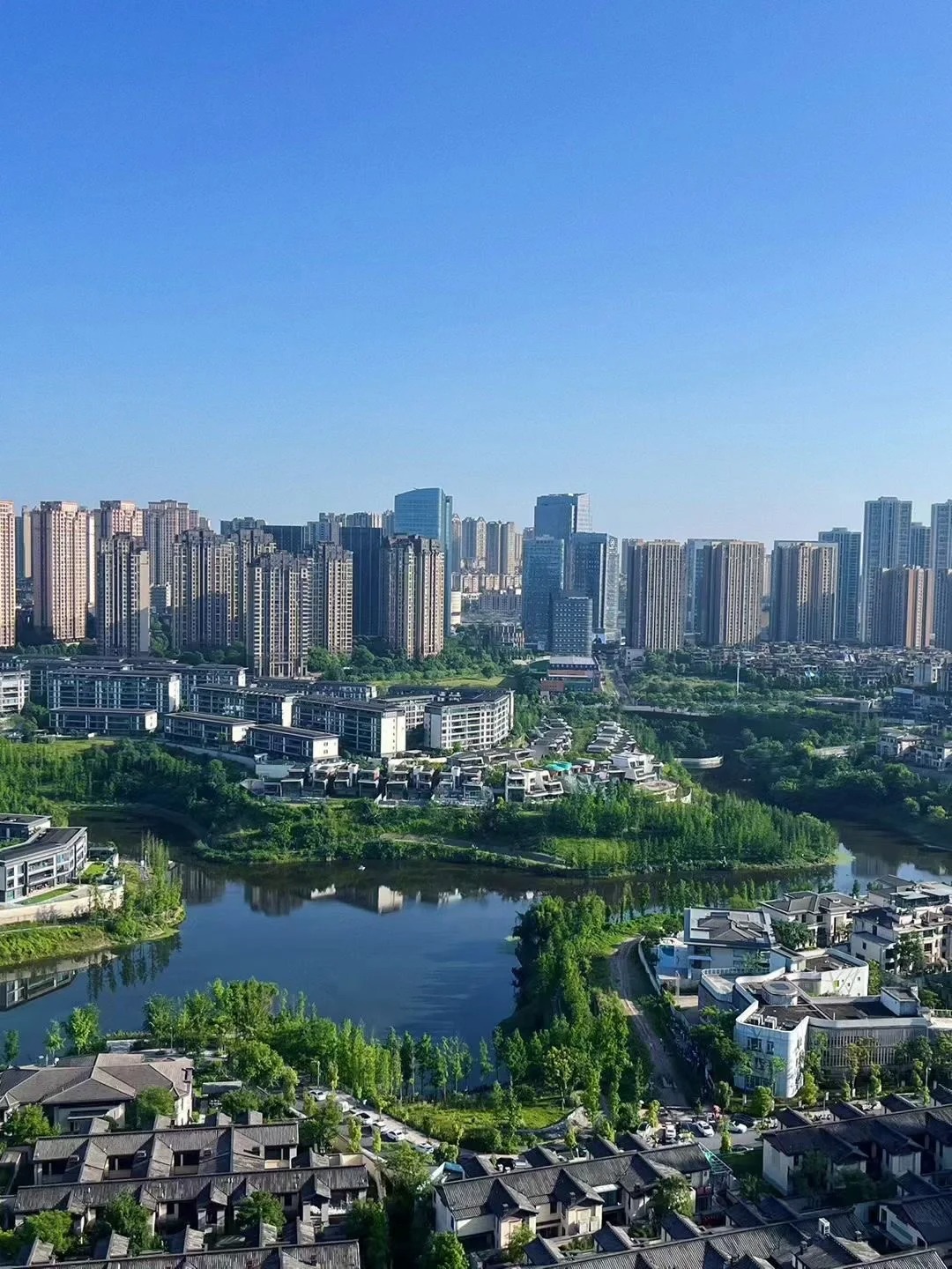 照母山
为何如此低调。好书包 闹中取静