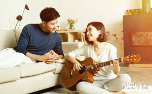 给影帝当了两年备胎，他白月光回来后，我只能乖乖离开，然后投入大总裁的怀中，结果影帝却说他后悔了