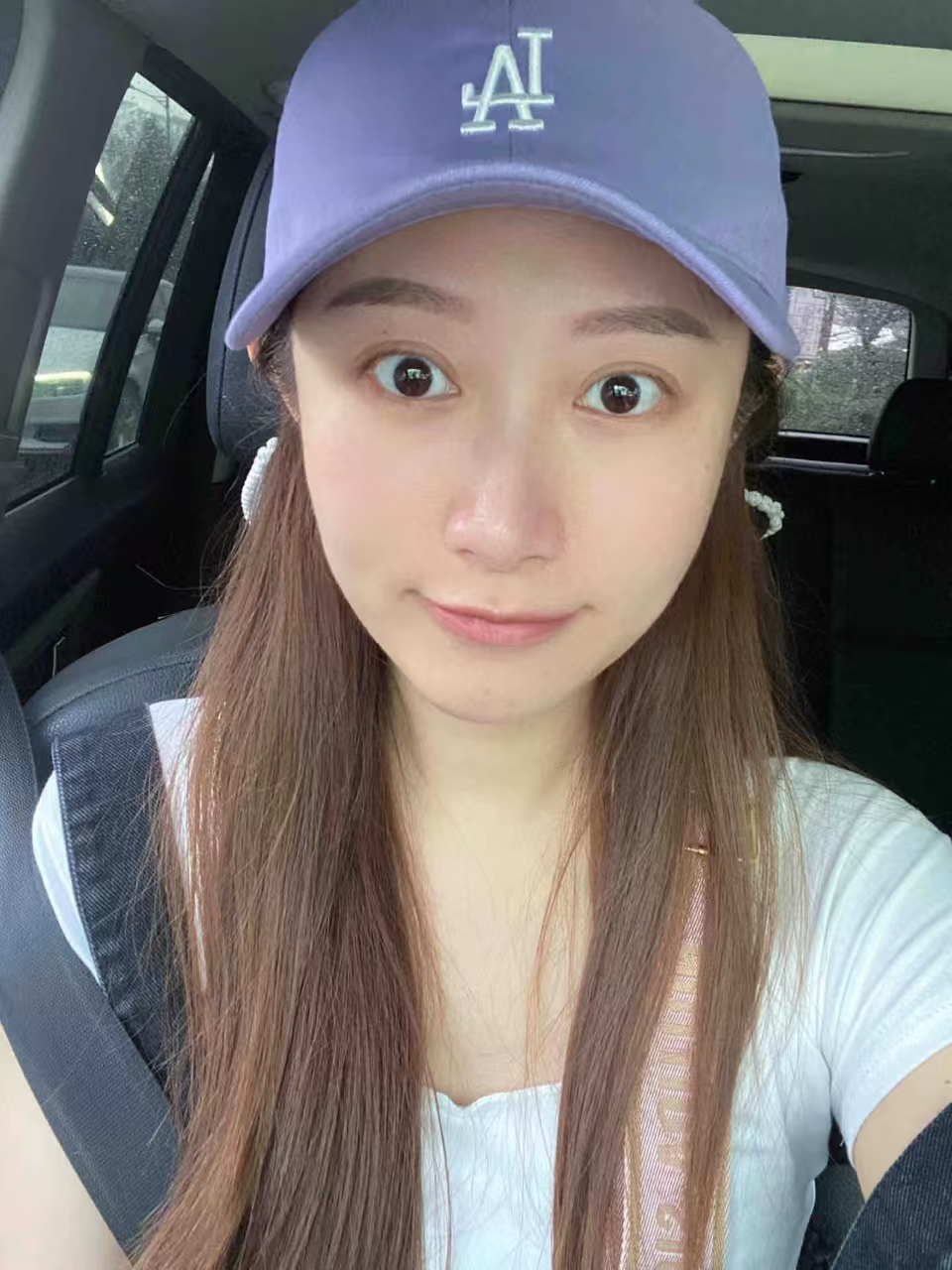 我的帽子不值钱，大家多看看我的顔值吧！