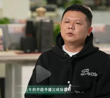 花少6导演出来道歉。对于是对于网络上观众拿花少5的口碑和花少6来对比进行了回应！