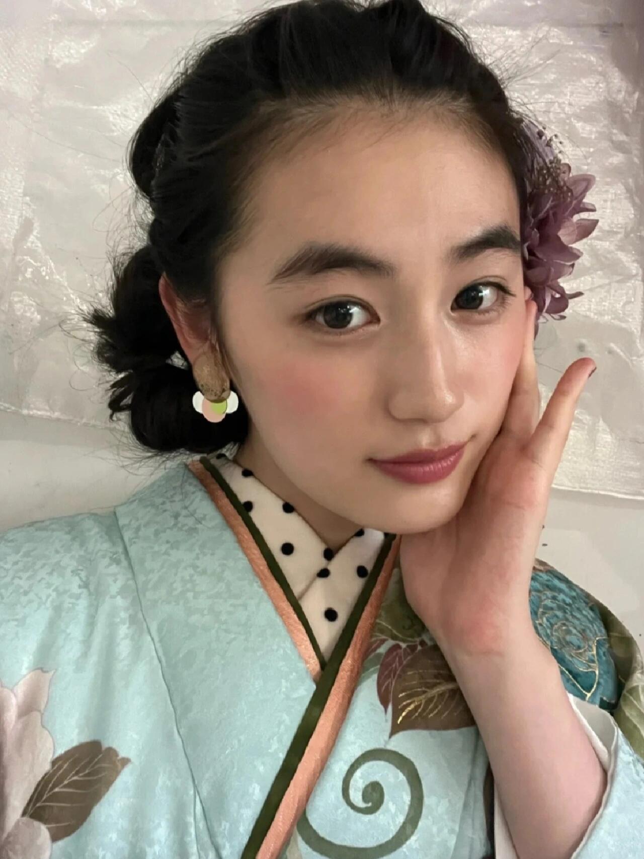 八木莉可子