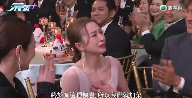 视后与母亲20年没联络，新年去陈凯琳屋企：一家人简单就是幸福！
现年35岁的龚嘉