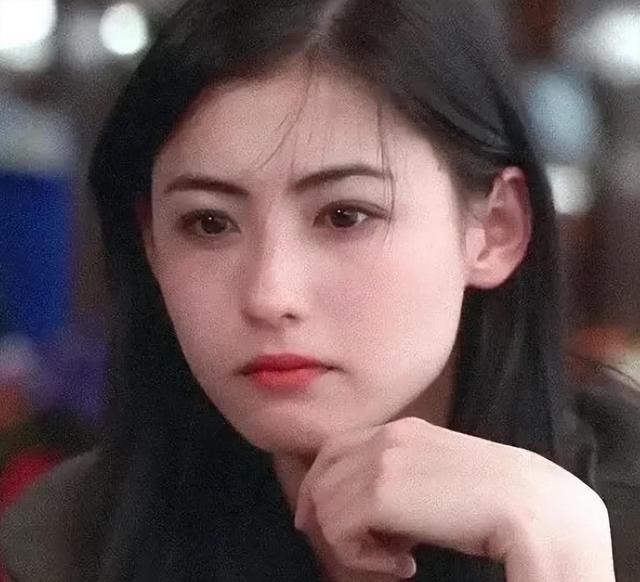 这一次,42岁的张柏芝彻底撕碎了身上的“遮羞布”(张柏芝唱哭了王菲的歌)-第20张图片-九妖电影 这一次,42岁的张柏芝彻底撕碎了身上的“遮羞布”(张柏芝唱哭了王菲的歌)-第20张图片-九妖电影