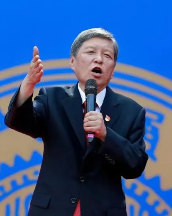 校园霸凌只需要这6招，就可以把对方治得服服帖帖。

1、如果发现自己的孩子遭遇校