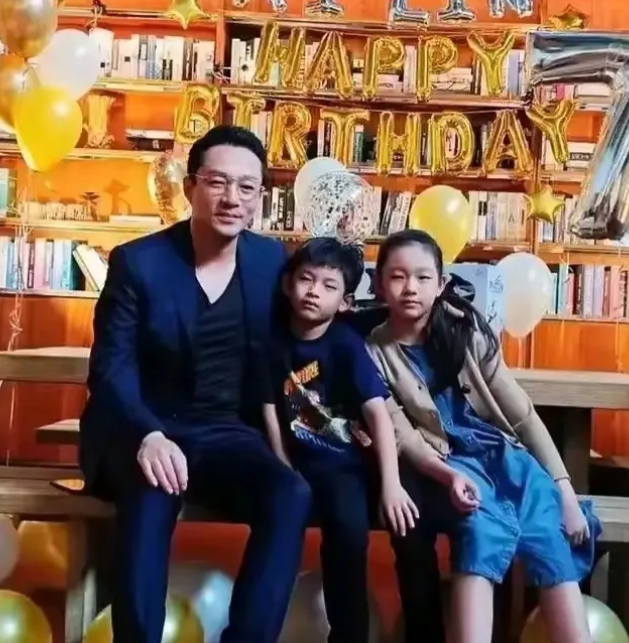汪小菲从孩子监护权正式生效那一刻
全网开启监督模式
也请成熟起来吧